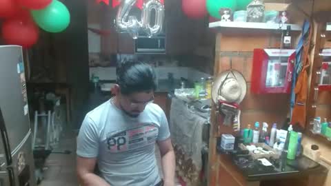 Snapshot of dr_simon84 chatting on December 13, 1:59 am Dr Simon online show from December 13, 1:59 am