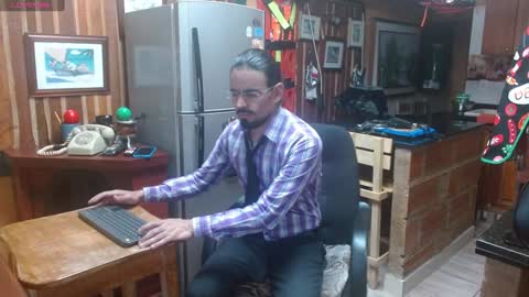 Snapshot of dr_simon84 chatting on December 30, 8:10 am Dr Simon online show from December 30, 8:10 am
