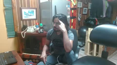Snapshot of dr_simon84 chatting on January 15, 5:29 am Dr Simon online show from January 15, 5:29 am