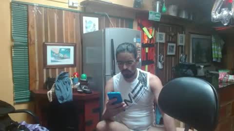 Snapshot of dr_simon84 chatting on January 18, 4:37 am Dr Simon online show from January 18, 4:37 am
