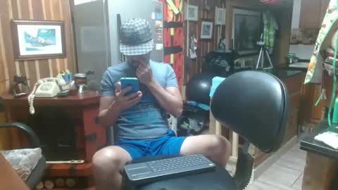 Snapshot of dr_simon84 chatting on January 27, 12:01 am Dr Simon online show from January 27, 12:01 am