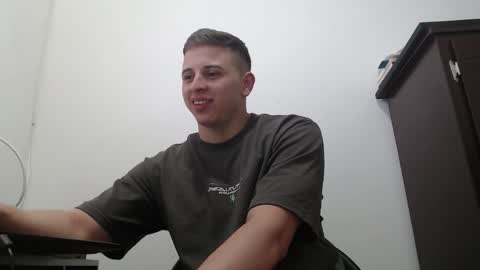 draco_boy2000 online show from September 23, 9:18 pm