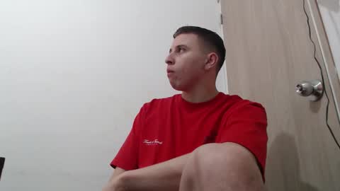 Snapshot of draco_boy2000 chatting on February 6, 9:07 pm draco_boy2000 online show from February 6, 9:07 pm