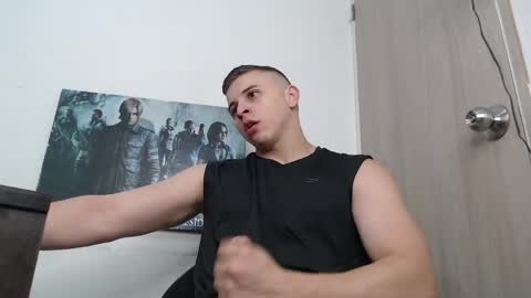 draco_boy2000 online show from May 21, 11:34 pm
