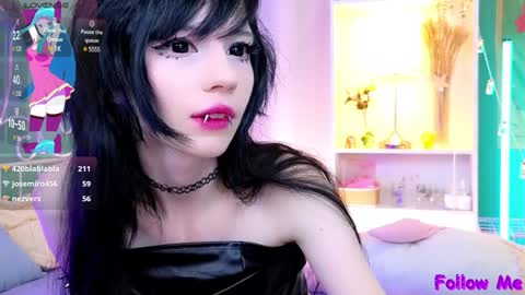 Snapshot of draculaura_ chatting on December 14, 3:07 am Draculaura online show from December 14, 3:07 am