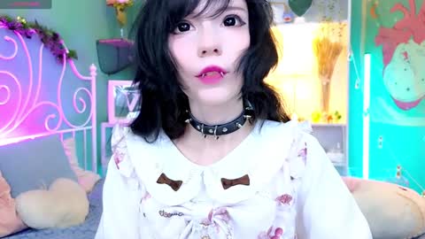 Snapshot of draculaura_ chatting on December 27, 9:11 pm Draculaura online show from December 27, 9:11 pm