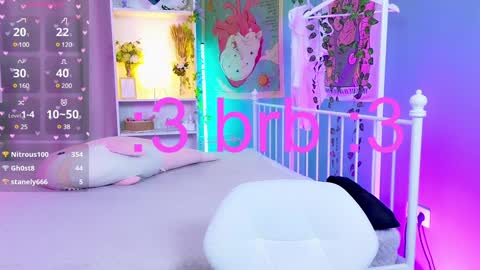 Snapshot of draculaura_ chatting on January 19, 11:43 pm Draculaura online show from January 19, 11:43 pm