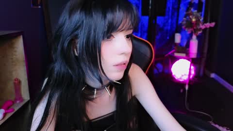 Snapshot of draculaura_ chatting on January 29, 6:39 pm Draculaura online show from January 29, 6:39 pm