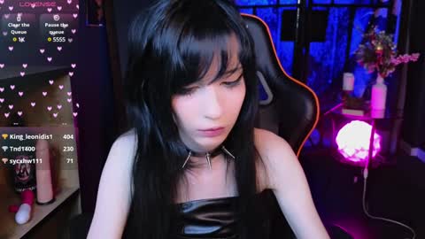 Snapshot of draculaura_ chatting on January 29, 9:39 pm Draculaura online show from January 29, 9:39 pm