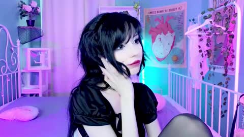 Snapshot of draculaura_ chatting on February 10, 9:36 am Draculaura online show from February 10, 9:36 am