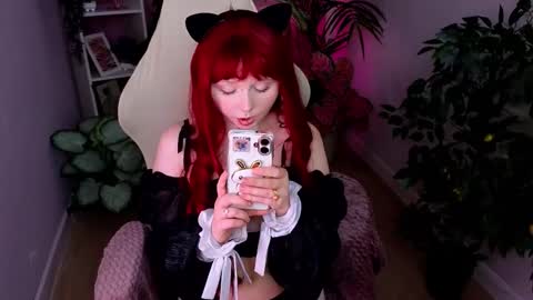 Snapshot of draculaura_ chatting on March 27, 1:44 pm Draculaura online show from March 27, 1:44 pm