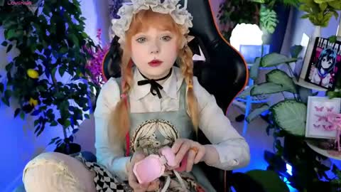 Draculaura online show from May 31, 10:44 am