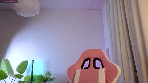 Lisbeth Salander online show from November 15, 3:37 am