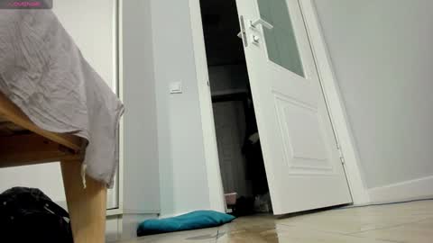 Snapshot of dragon_princesss chatting on February 1, 7:23 pm Airi online show from February 1, 7:23 pm