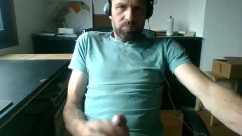 Snapshot of dragonflyy83 chatting on November 7, 8:03 am dragonflyy83 online show from November 7, 8:03 am