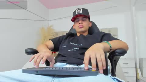 Snapshot of drakostone chatting on April 2, 9:12 pm Drako online show from April 2, 9:12 pm