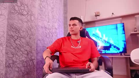 Snapshot of drakostone chatting on April 17, 8:34 pm Drako online show from April 17, 8:34 pm
