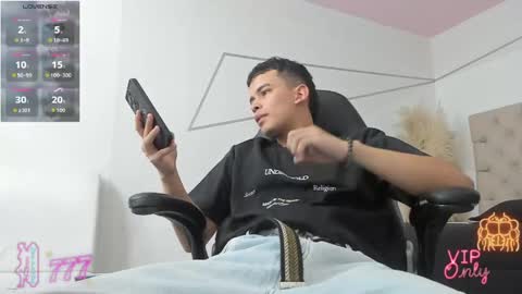 Snapshot of drakostone chatting on April 23, 9:06 pm Drako online show from April 23, 9:06 pm