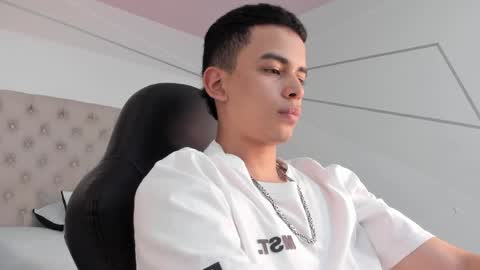 Snapshot of drakostone chatting on April 26, 9:23 pm Drako online show from April 26, 9:23 pm