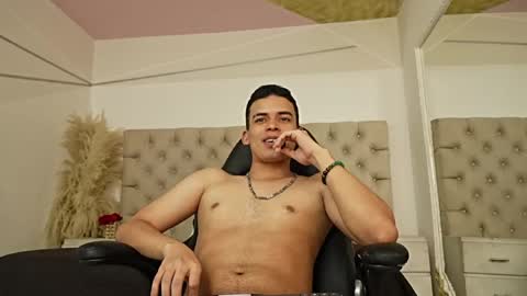 Snapshot of drakostone chatting on April 28, 12:20 am Drako online show from April 28, 12:20 am