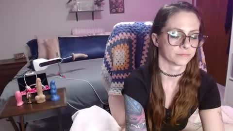 Snapshot of drama_bea chatting on June 20, 3:53 am Drama Bea online show from June 20, 3:53 am