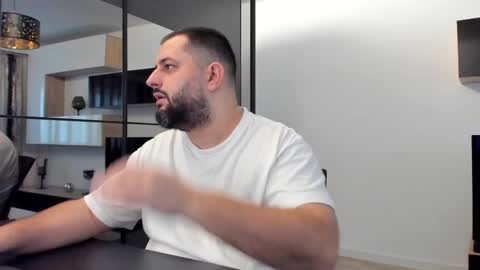 Snapshot of draven_a chatting on February 10, 6:09 am Draven A online show from February 10, 6:09 am