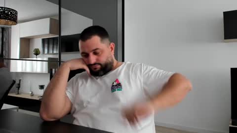 Snapshot of draven_a chatting on February 12, 11:07 am Draven A online show from February 12, 11:07 am