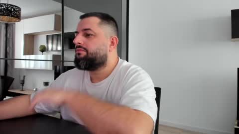 Snapshot of draven_a chatting on March 10, 8:37 am Draven A online show from March 10, 8:37 am