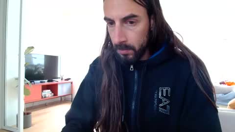 new profile Aircum99  online show from May 12, 8:55 am