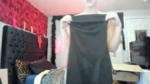 Your Majesty online show from January 28, 6:07 pm