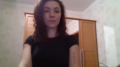 dream_petal_ online show from March 15, 4:57 pm