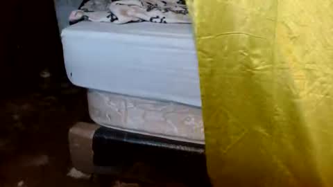 Snapshot of dream_real chatting on August 4, 10:51 am dreamreal online show from August 4, 10:51 am