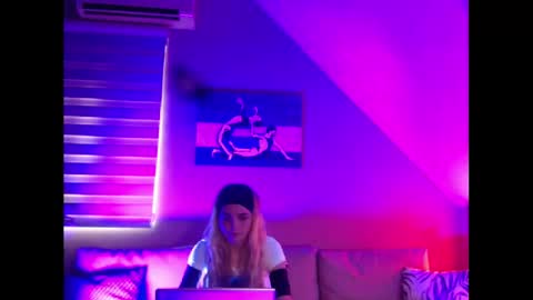 A girl online show from February 26, 7:53 am