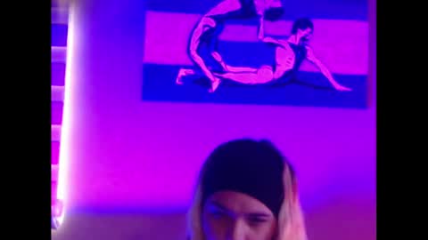 A girl online show from February 26, 10:58 am