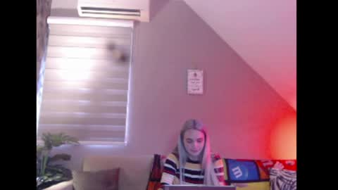 A girl online show from March 26, 8:31 am