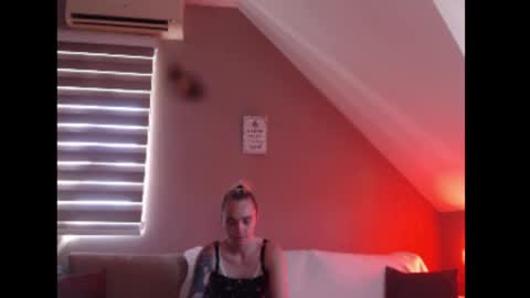 A girl online show from June 30, 7:31 am