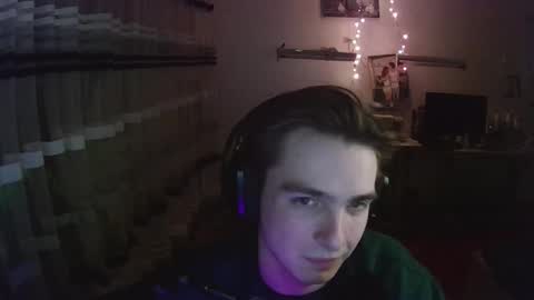 Snapshot of dreamerguy07 chatting on February 13, 5:42 pm dreamerguy07 online show from February 13, 5:42 pm