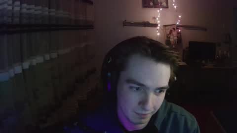 Snapshot of dreamerguy07 chatting on February 19, 7:32 pm dreamerguy07 online show from February 19, 7:32 pm