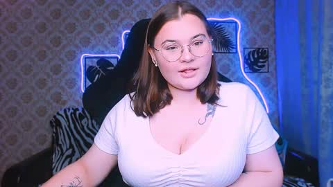 dreamforyoue2 online show from October 23, 8:40 pm