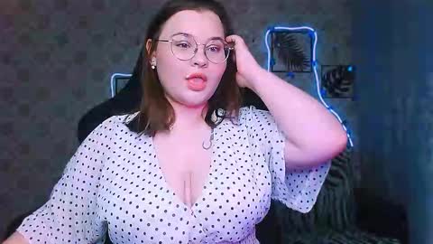 dreamforyoue2 online show from December 21, 7:54 pm