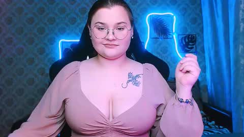 dreamforyoue2 online show from February 20, 7:03 pm