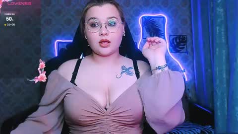dreamforyoue2 online show from May 23, 6:56 pm