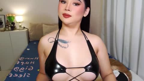 Snapshot of dreamgirlheaven chatting on September 10, 7:08 am Heaven online show from September 10, 7:08 am