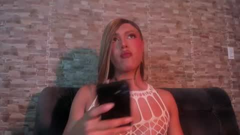 Snapshot of dreams_chloe chatting on June 21, 6:16 am dreams_chloe online show from June 21, 6:16 am