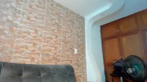 Snapshot of dreams_chloe chatting on July 4, 5:46 am dreams_chloe online show from July 4, 5:46 am