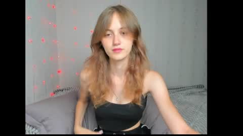 dreamy_pollyyy online show from July 15, 7:52 pm