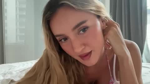 Lilah  online show from May 8, 11:32 pm