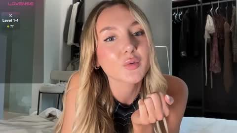 Lilah  online show from May 13, 11:11 pm