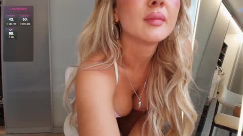Lilah  online show from June 1, 11:28 pm