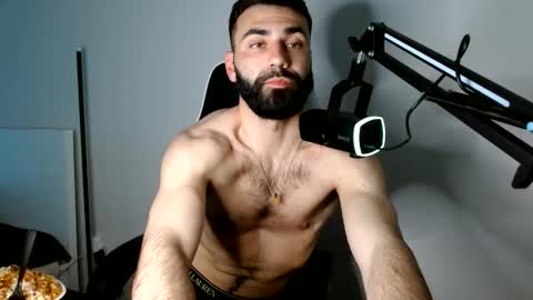 drewwho_ online show from April 12, 10:59 pm